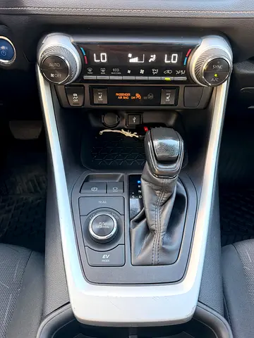 صورة 6 لـ 2022 Toyota RAV 4