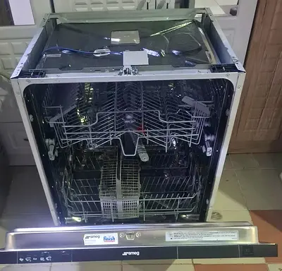 Smeg Built-in Dishwasher 2 rack fully-integrated - Good  Condition by tara