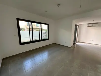 SPACIOUS LAYOUT | VACANT | CLOSE TO AMENITIES