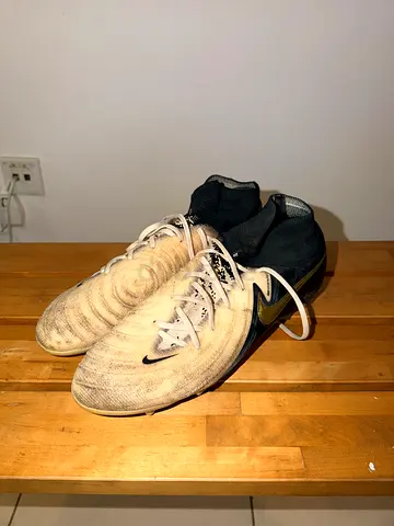 Football shoes Nike Phantom Luna