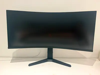 27-inch Curved Gaming Monitor - 1080p (Good Condition)