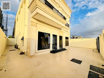 Freehold .Modern villa on a main street, no registration fees.