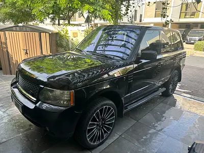 Range Rover– Black- Vouge HSE – 5.4L