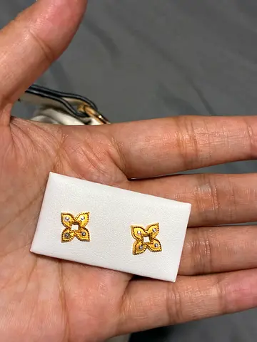 18K Gold A750 Floral Stud Earrings (Pair) - Lightweight Everyday Wear