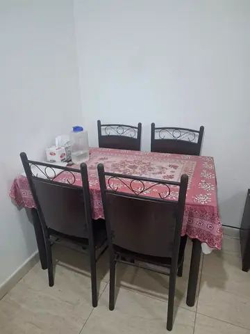 Dining Table + Chairs Set – Excellent Condition