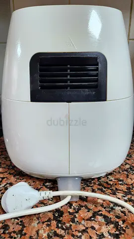 Philips white airfryer only for 100 aed