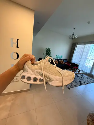 Nike Air Max - White lightweight athletic sneakers - lightly used