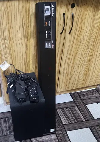 LG 2.1 CH SOUNDBAR WITH WIRELESS SUBWOOFER