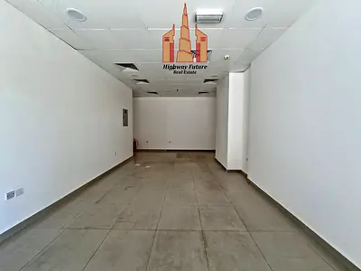 Prime Location Shop | 400 Sqft | Near Nadha Park | Opposite Sahara Centre | Walking Bridge Access