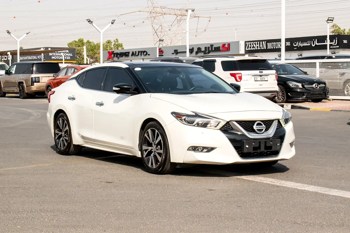 Nissan Maxima 2017 — photo 1 of 17