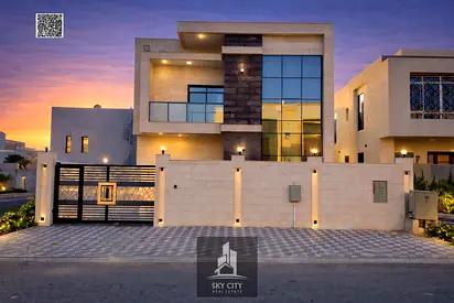فيلا للبيع بالقرب من مسجد، جاهزة للسكن، مزودة بالكهرباء والماء وتكييف الهواء، في مجمع سكني.