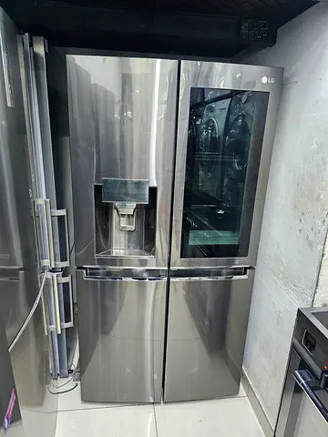 LG French Doors Refrigerator Bottom Freezer Top Fridge, 4 ddors with water dispenserIce maker