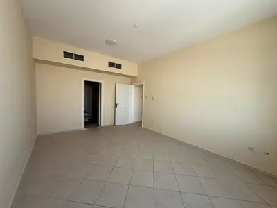 Spacious areas, open view, free maintenance, central air conditioning, prime location close to all services, free air conditioning, 3 bathrooms.