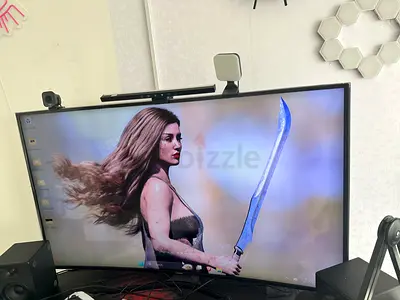 Samsung 55” 4K Smart TV – Curved Screen – Excellent Condition – Ready to Use