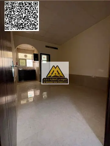 A great opportunity for annual rent in Al Jurf 2 – Ajman. A ground-floor studio with a large space and smart layout, featuring a semi-separated kitche