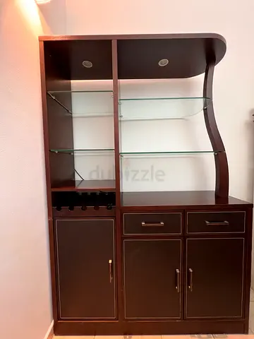 Cabinet with hutch