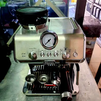 Delonghi La Specialista Arte Espresso Machine