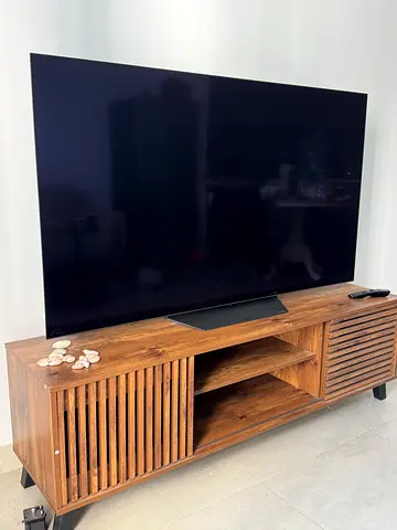 LG OLED 65 inch Large Smart TV , CS4 Original LG, only 4 months light used, perfect quality.