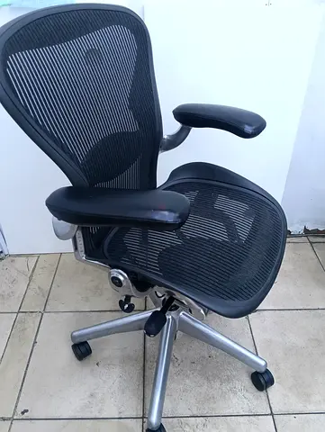 Selling herman miller Aeron chair.good condition only little use