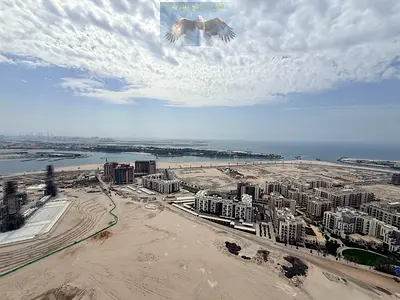 شقة واسعة للإيجار في الممزر، تضم 3 غرف نوم رئيسية -غرفة خادمة, 2 باركن ، بلكون، إطلالة على البحر، مسبح، جيم