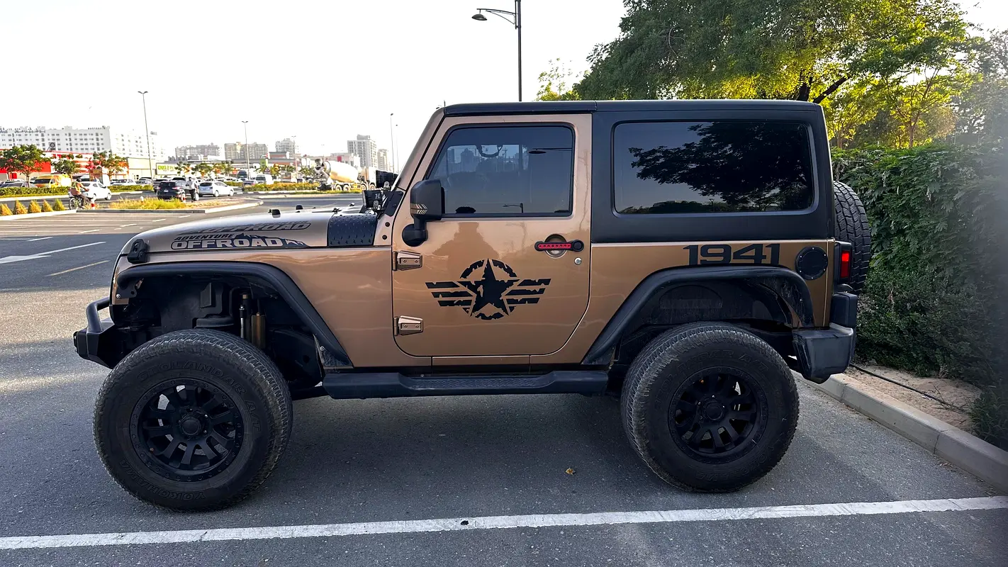 Jeep Wrangler 2015 — photo 1 of 6