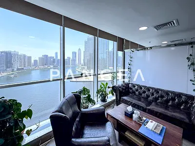 Canal View | Wet Pantry | Vacant on Transfer