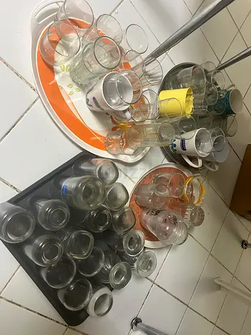 Mixed set of used tea glasses and mugs — 20+ pieces
