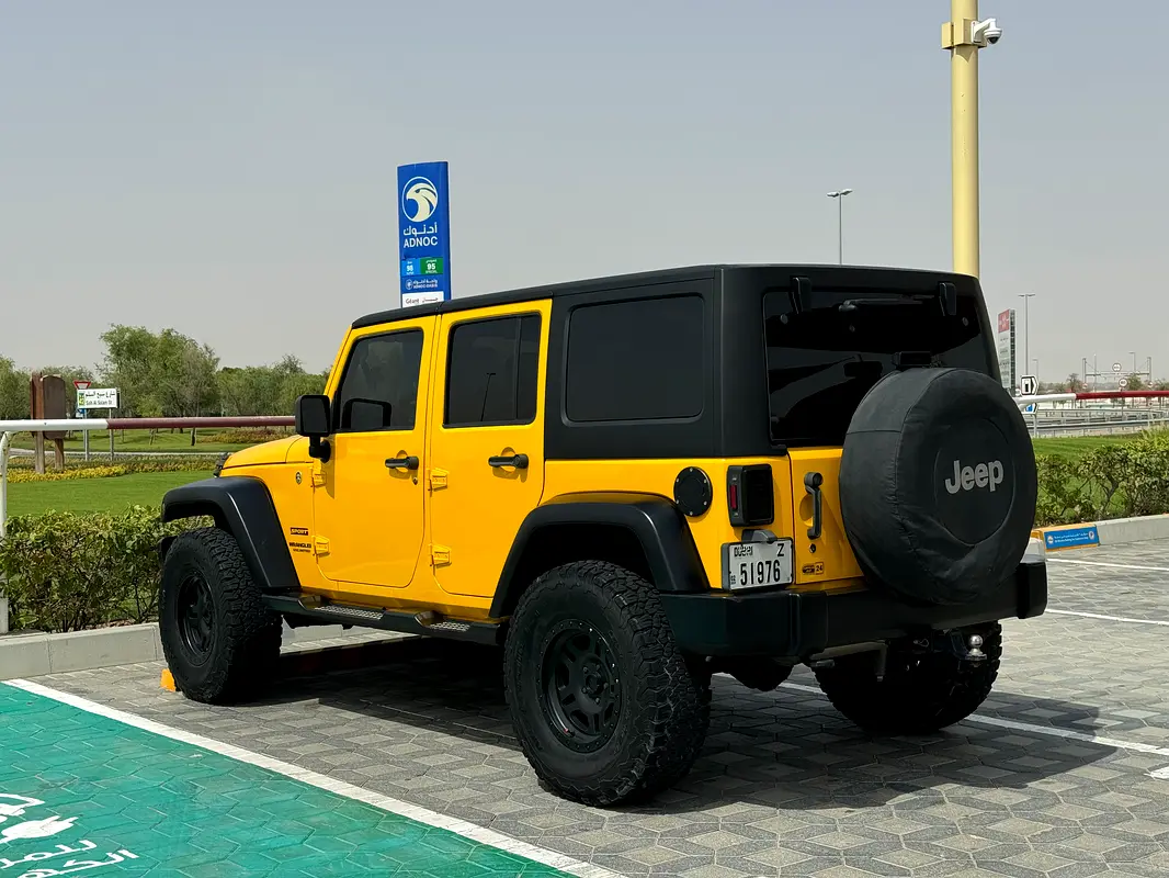Jeep Wrangler Unlimited 2015 — photo 1 of 18