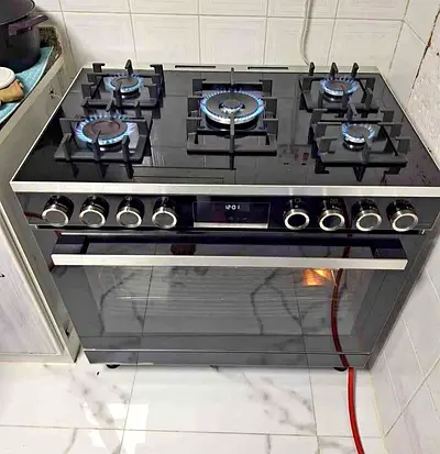 Selling BOSCH Series 8 Model 5 Burner Full Gas Cooker Range Size 90/60 cm