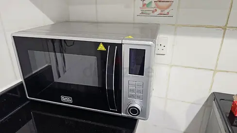 Black+Decker Countertop Microwave Oven - Good Working Condition