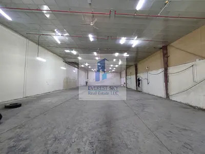 Top Quality MAIN ROAD FACING Warehouse with false ceiling for URGENT LEASE !!