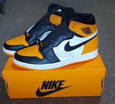 Jordan 1 High Taxi Size 9.5US and 10.5US