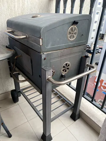 Used Compact Charcoal BBQ Grill with Lid and Folding Legs