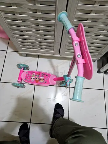 Pink 3-Wheel Kids Scooter with Character Deck — Lightly Used