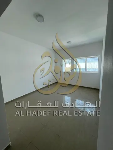 🏡 للإيجار في الشارقة – الخان | قريب من شاطئ الخان 🌊 ✨ شقة غرفتين وصالة بموقع مميز وقريب من البحر