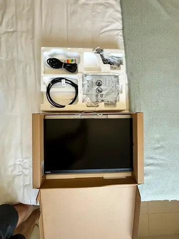 24-inch Thinkpad Computer Monitor with Cables and Stand (Like New)
