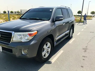 Toyota LAND CRUISER GXR V8 GCC 2013 is in good condition