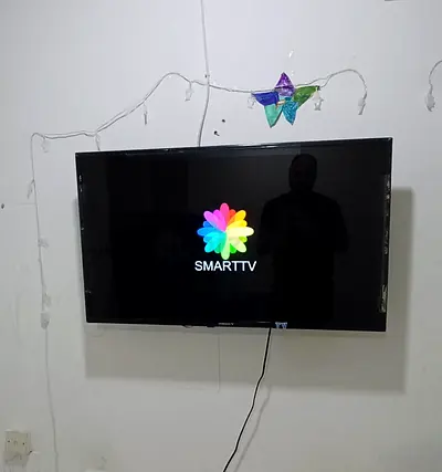 Smart TV videocon 43 inch 6 month used