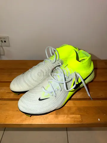Football shoes Nike Phantom