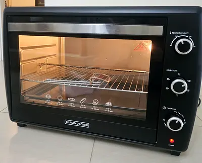 For sale: Black+Decker oven-toaster