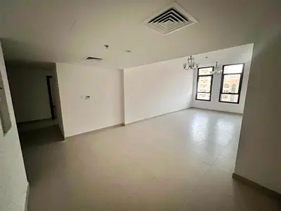 Parking available, excellent space, flexible payment plans, close to all services, easy access to D