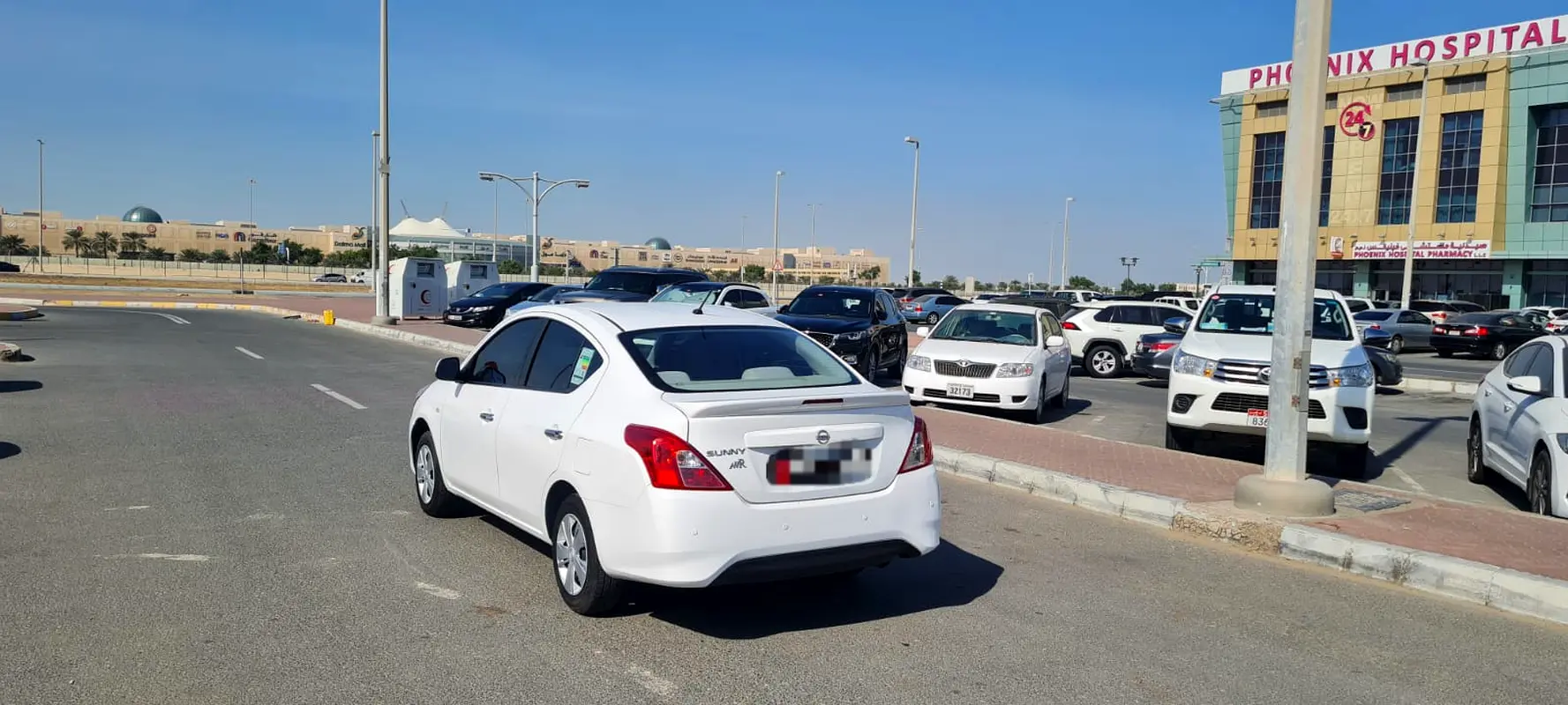 Nissan Sunny 2019 — photo 1 of 7