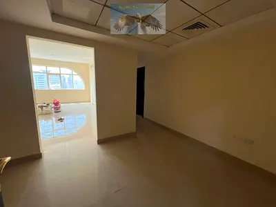 أجمل غرفتين وصاله بالمجاز2\اول ساكن\مساحه كبيره\تكيف مركزي\موزع\موقع مميز قريب من كل الخدمات\علي مخرج دبي