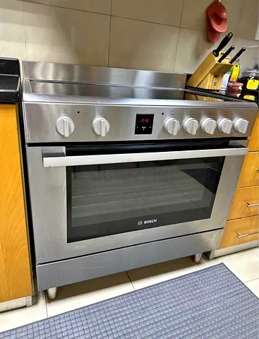 Bosch 5 burners full electric digital cooking range latest version 90cm
