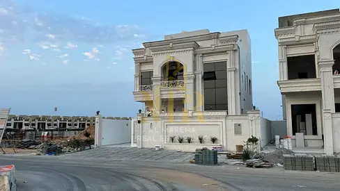 اغتنم الفرصة وامتلك فيلا فاخرة من 5 غرف نوم تصميمات مودرن بتشطيبات راقية في منطقة الحليو 1 التي تعد إحدى أجمل وأهدأ مناطق عجمان