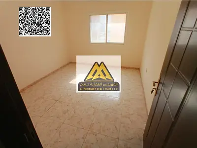 فرصة مميزة للإيجار السنوي في الروضة 3 عجمان، استوديو بمساحة كبيرة مع مطبخ منفصل وتكييف سبليت، يقع على شارع الشيخ عمار في موقع حيوي يوفر سهولة الوصول إ