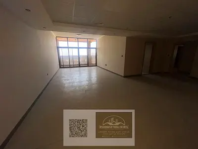 لعشّاق الرفاهية! 🔥 3 غرف ماستر وصالة كبيرة مع غرفة خادمة وستور، إطلالة بحرية، سكن يجمع الفخامة والمساحة!
