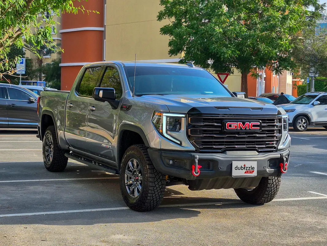 GMC Sierra 2025 — photo 1 of 17