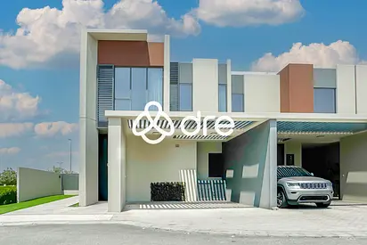 Stunning 4-BR Corner Villa | Landscaped Garden