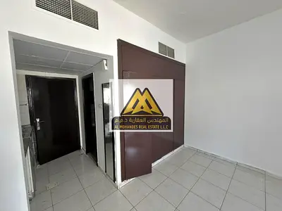 فرصة مميزة للإيجار السنوي في منطقة الراشدية 3 بعجمان، استوديو بمساحة كبيرة وتصميم عملي، في موقع استراتيجي على شارع رئيسي مقابل أبراج عجمان وان، وقريب